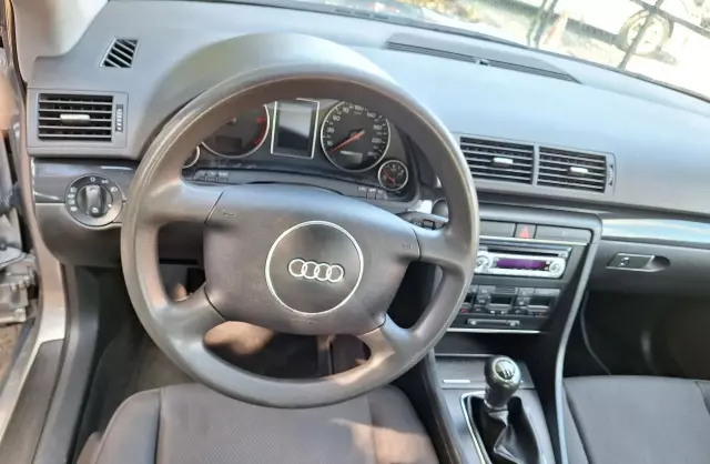 AUDI A4 1.9 TDI (130 KM)