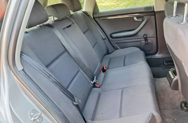 AUDI A4 1.9 TDI (130 KM)