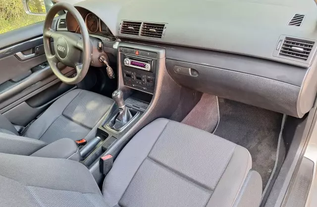 AUDI A4 1.9 TDI (130 KM)