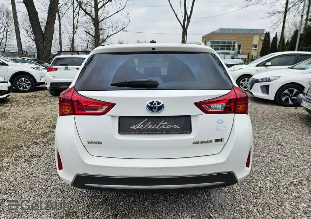 TOYOTA Auris Hybrid 135 Prestige