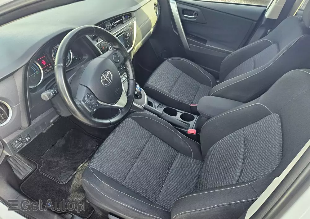 TOYOTA Auris Hybrid 135 Prestige