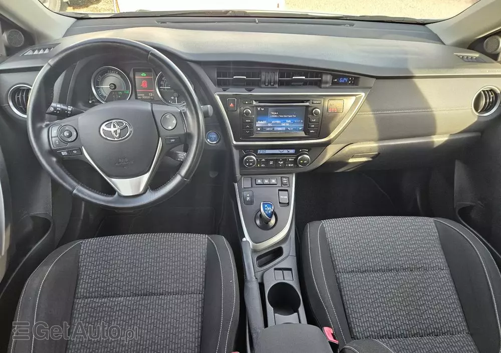 TOYOTA Auris Hybrid 135 Prestige