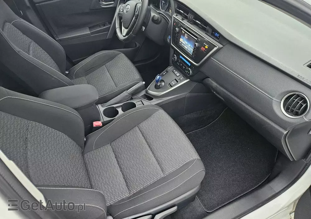 TOYOTA Auris Hybrid 135 Prestige