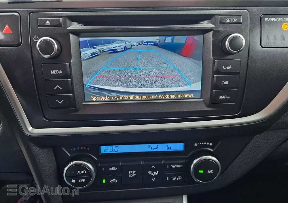 TOYOTA Auris Hybrid 135 Prestige