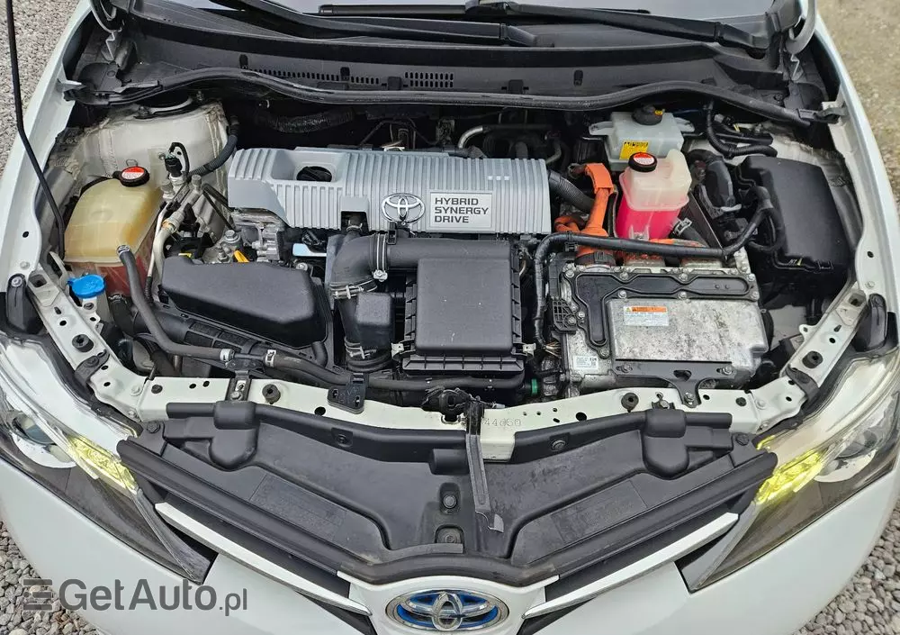 TOYOTA Auris Hybrid 135 Prestige