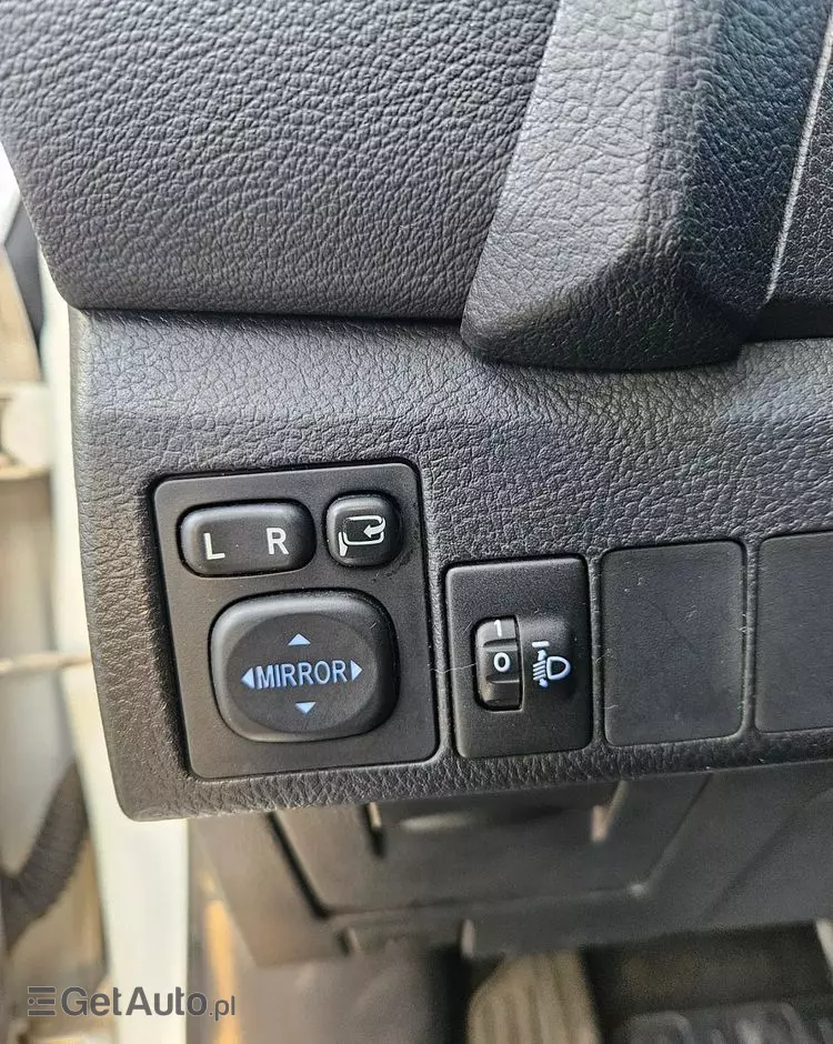 TOYOTA Auris Hybrid 135 Prestige