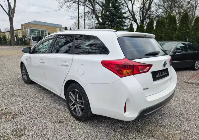 TOYOTA Auris Hybrid 135 Prestige