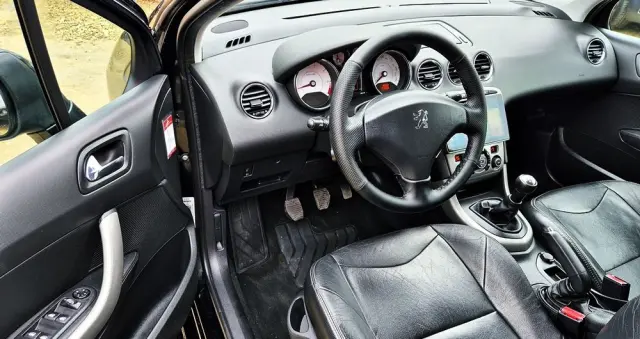 PEUGEOT 308 1.6 Premium Plus