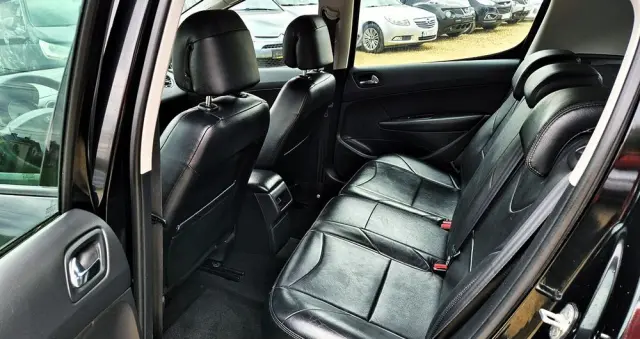 PEUGEOT 308 1.6 Premium Plus