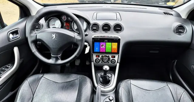 PEUGEOT 308 1.6 Premium Plus