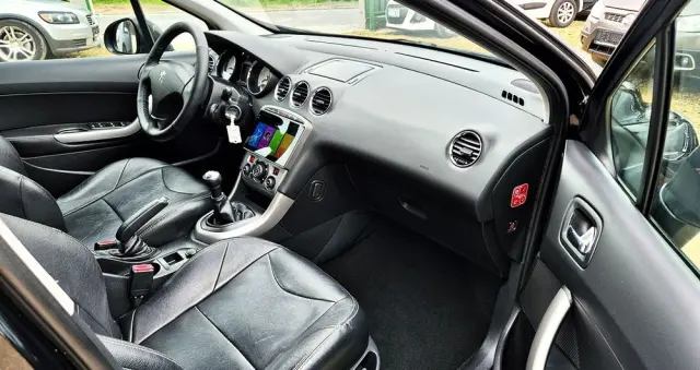 PEUGEOT 308 1.6 Premium Plus