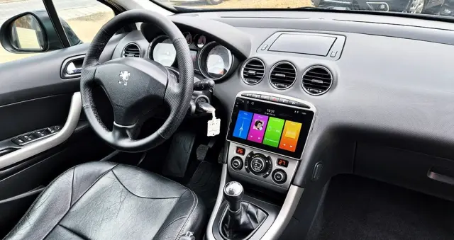 PEUGEOT 308 1.6 Premium Plus