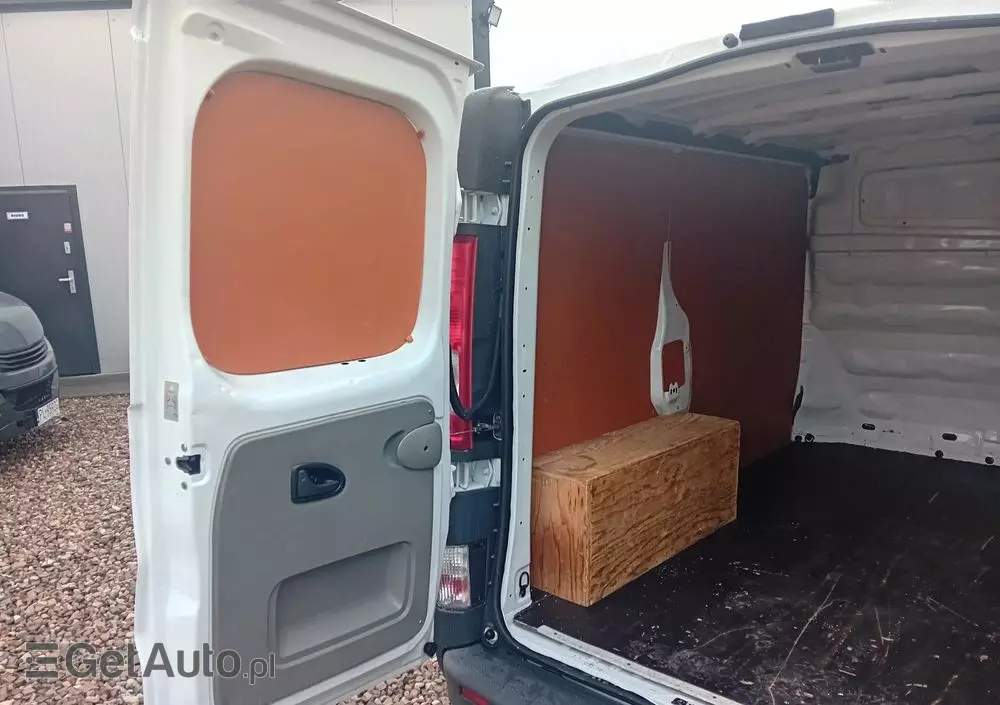 RENAULT Trafic 