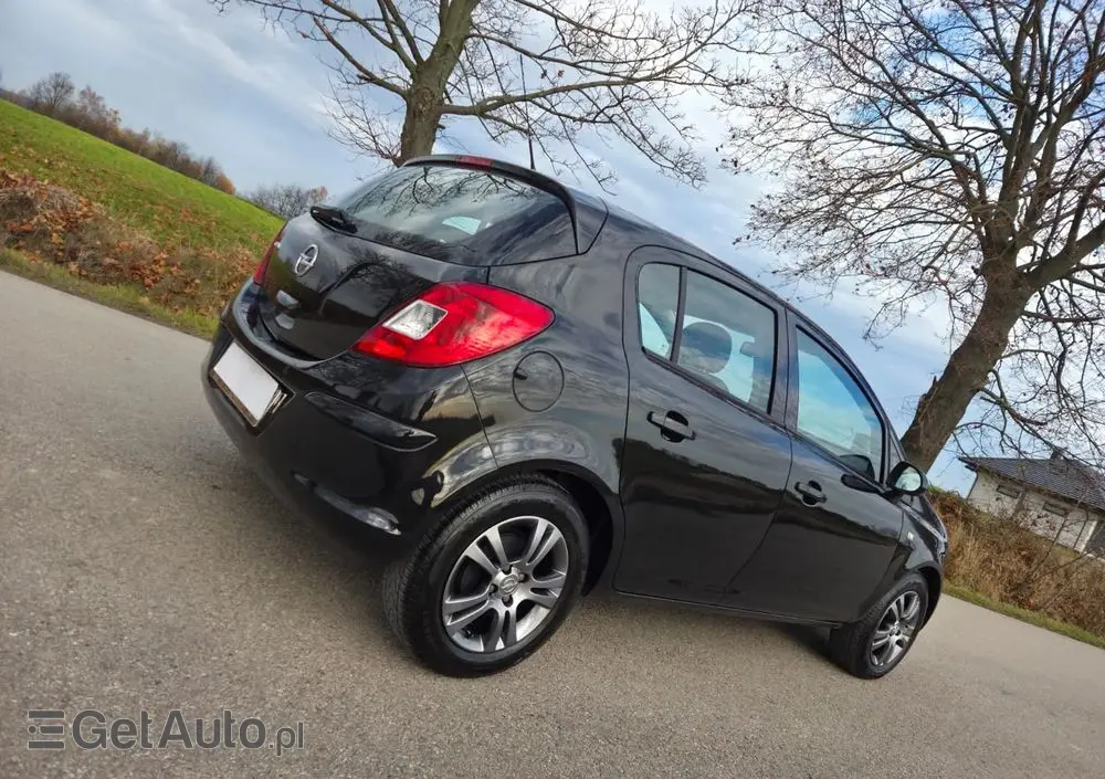 OPEL Corsa 1.2 16V Color Edition