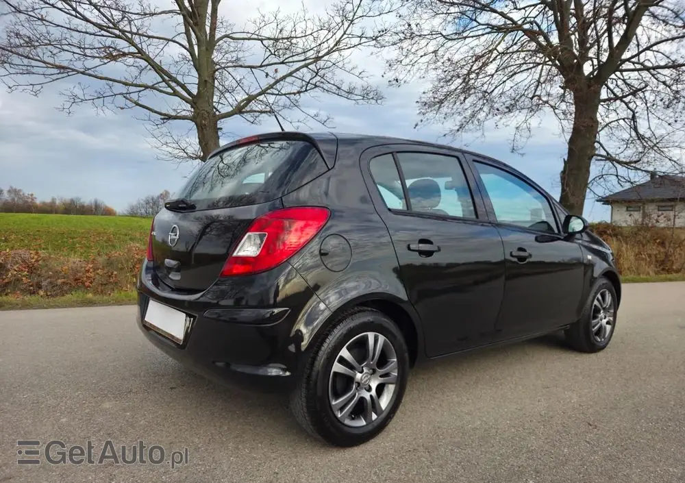 OPEL Corsa 1.2 16V Color Edition