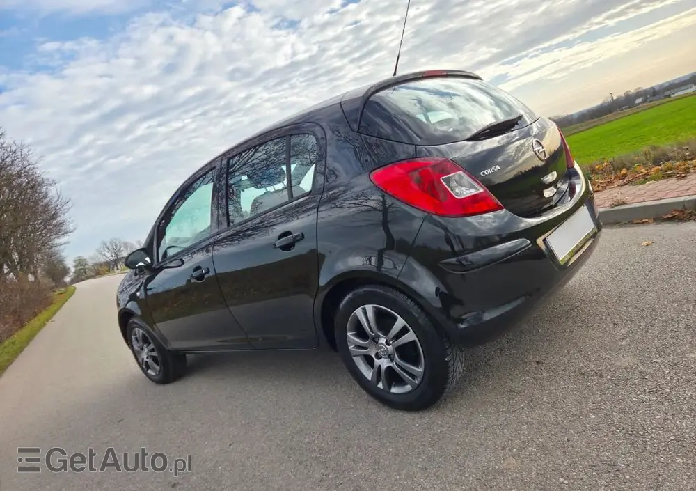 OPEL Corsa 1.2 16V Color Edition