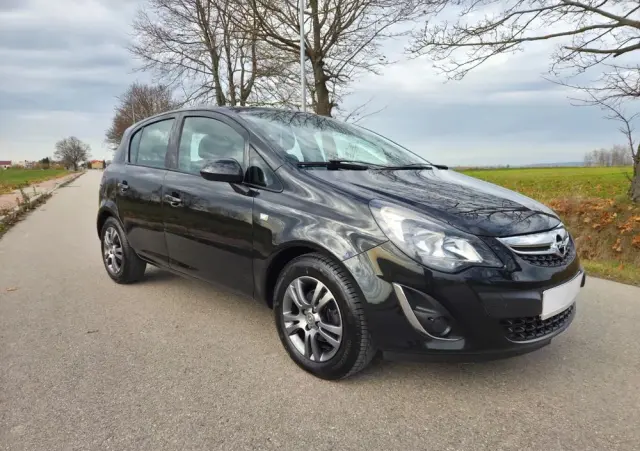 OPEL Corsa 1.2 16V Color Edition