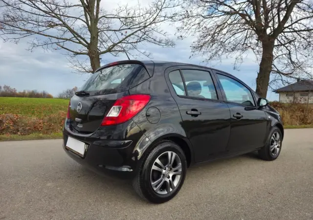 OPEL Corsa 1.2 16V Color Edition