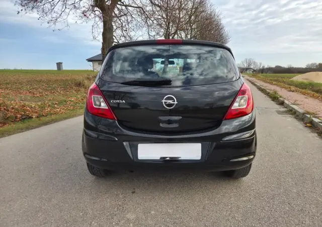OPEL Corsa 1.2 16V Color Edition