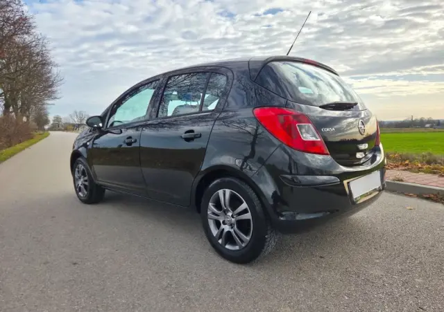 OPEL Corsa 1.2 16V Color Edition