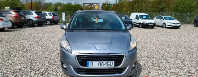 PEUGEOT 5008 