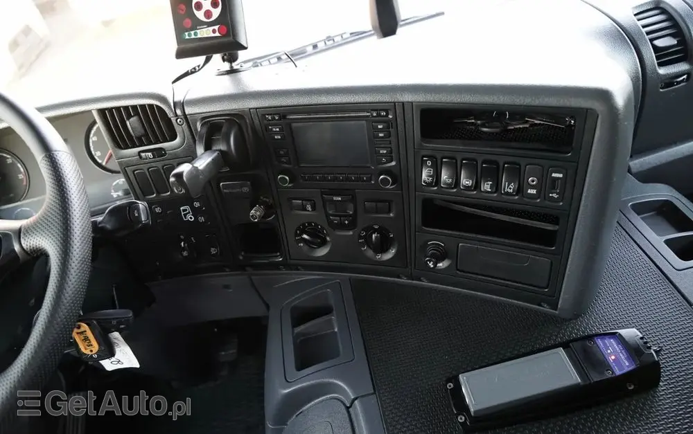 SCANIA P 280 / 4X2 / RAMA - 4,9 M / + HDS HMF 635 / UDŹWIG 1 500 KG / MAX WYSÓW 6,9 M / CHWYTAK / 