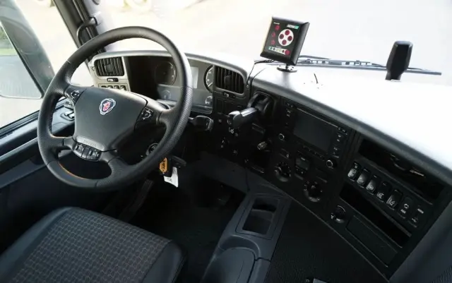 SCANIA P 280 / 4X2 / RAMA - 4,9 M / + HDS HMF 635 / UDŹWIG 1 500 KG / MAX WYSÓW 6,9 M / CHWYTAK / 