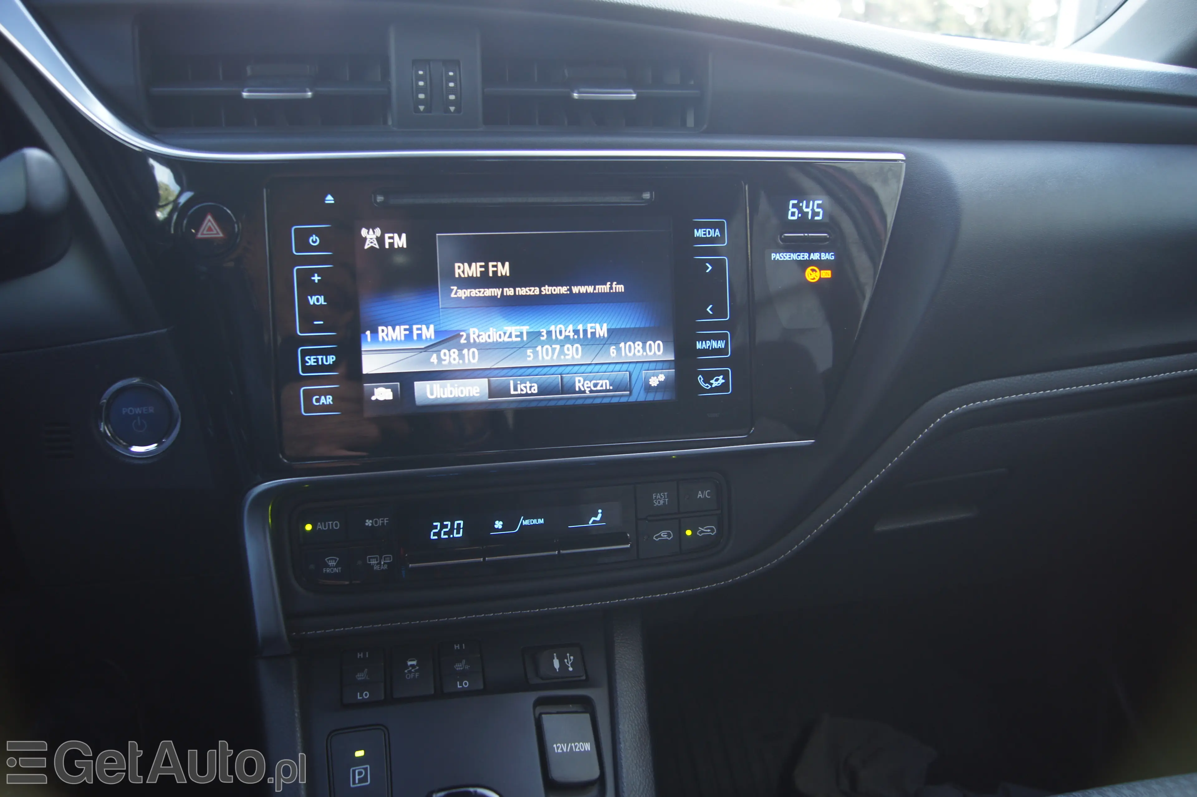 TOYOTA Auris Selection
