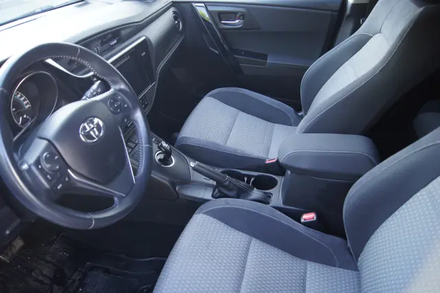 TOYOTA Auris Selection