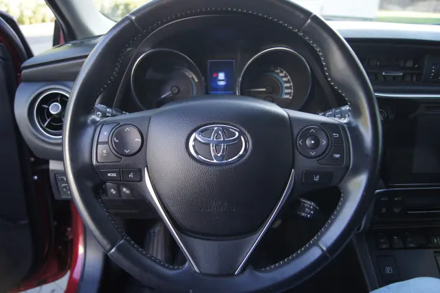 TOYOTA Auris Selection