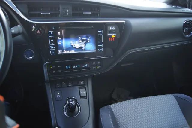 TOYOTA Auris Selection