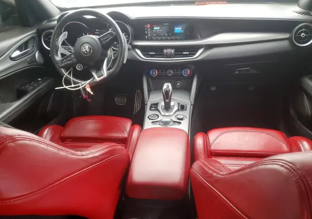 ALFA ROMEO Stelvio 2.0 Turbo 16V AT8-Q4 Veloce Ti