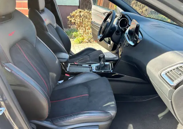 KIA ProCeed 1.6 T-GDI GT