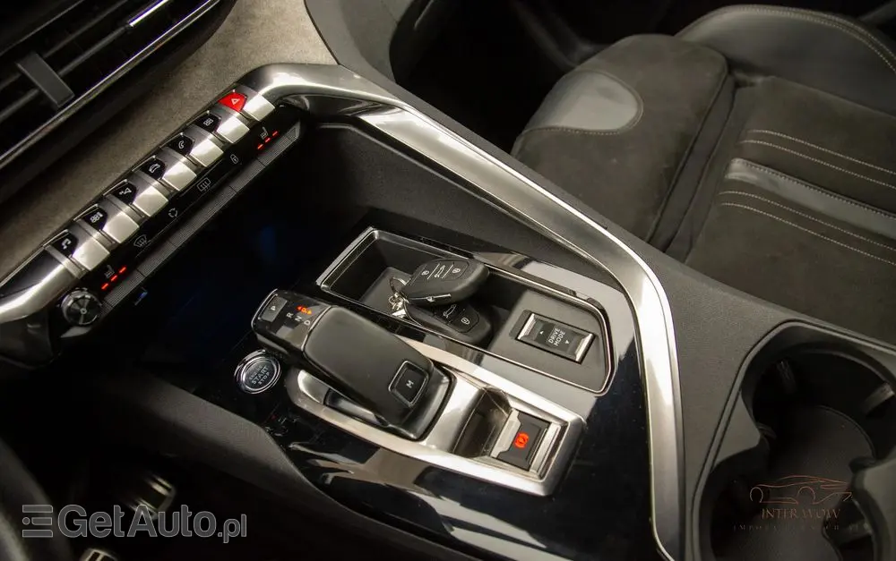 PEUGEOT 5008 1.6 PureTech GT Pack S&S EAT8