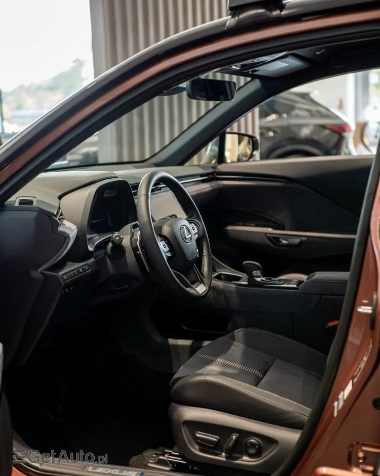 LEXUS LBX 1.5 Hybrid Cool