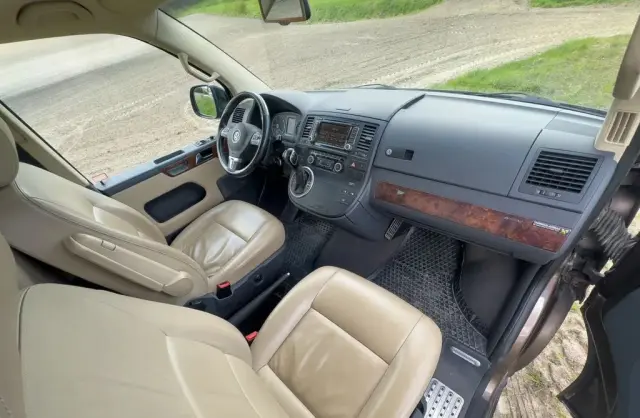 VOLKSWAGEN TRANSPORTER 