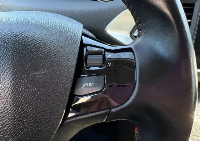 PEUGEOT 308 1.5 BlueHDi Allure Pack S&S