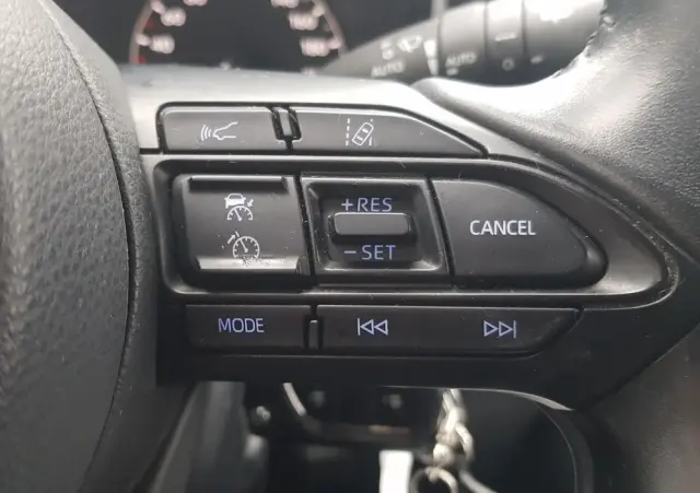 TOYOTA Yaris 1.5 Comfort