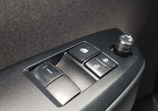 TOYOTA Yaris 1.5 Comfort