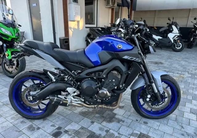 YAMAHA MT 