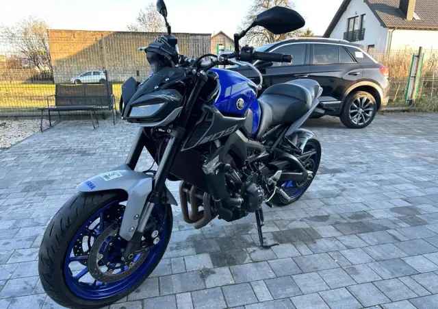YAMAHA MT 