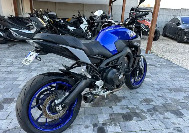 YAMAHA MT 