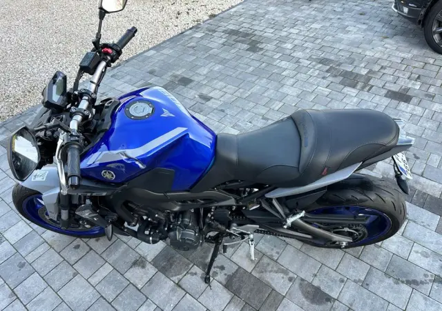 YAMAHA MT 