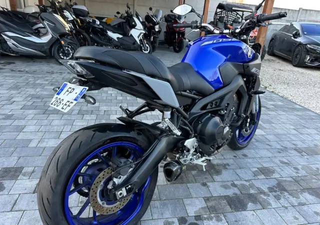 YAMAHA MT 