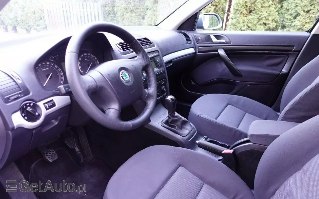 SKODA Octavia 