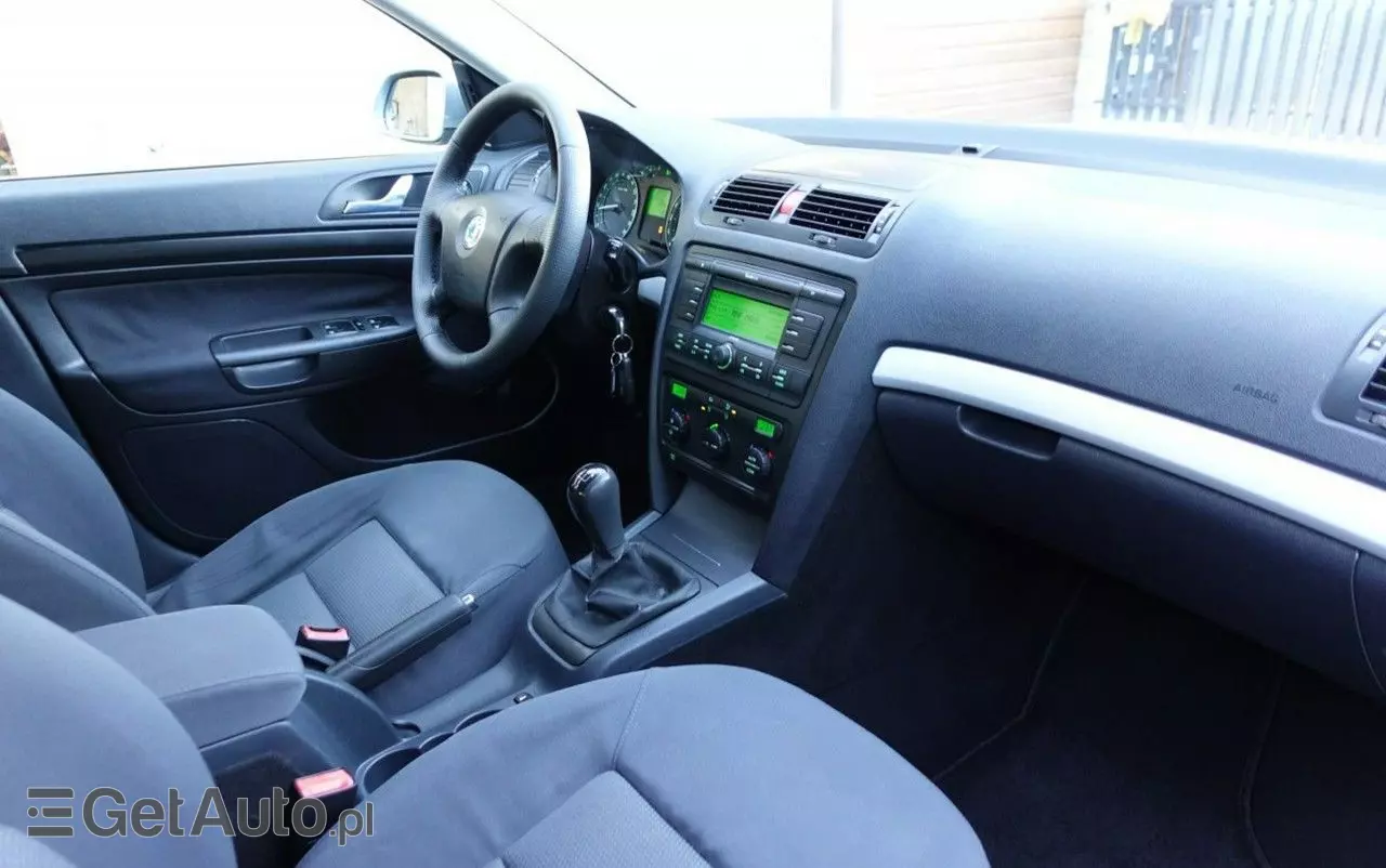 SKODA Octavia 