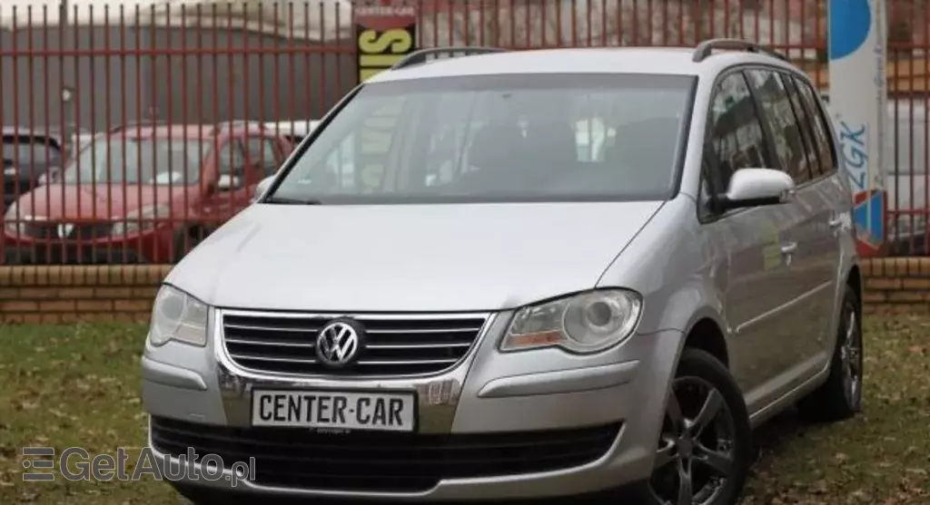 VOLKSWAGEN Touran 