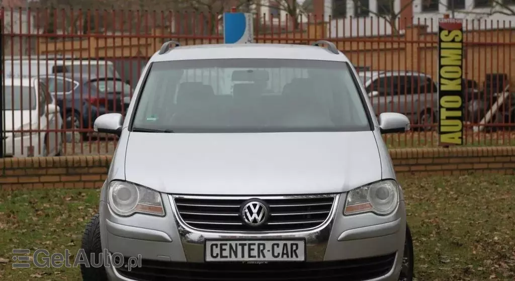 VOLKSWAGEN Touran 