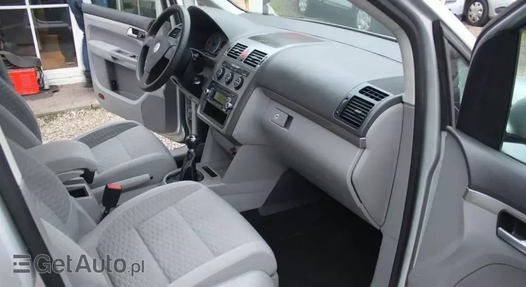 VOLKSWAGEN Touran 