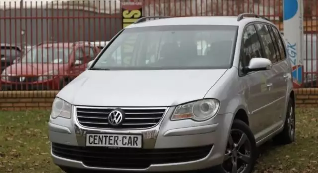 VOLKSWAGEN Touran 